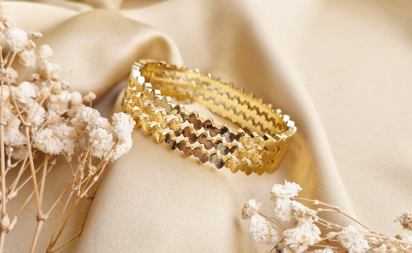 Golden Tide Cuff Gold Plated Handcuff