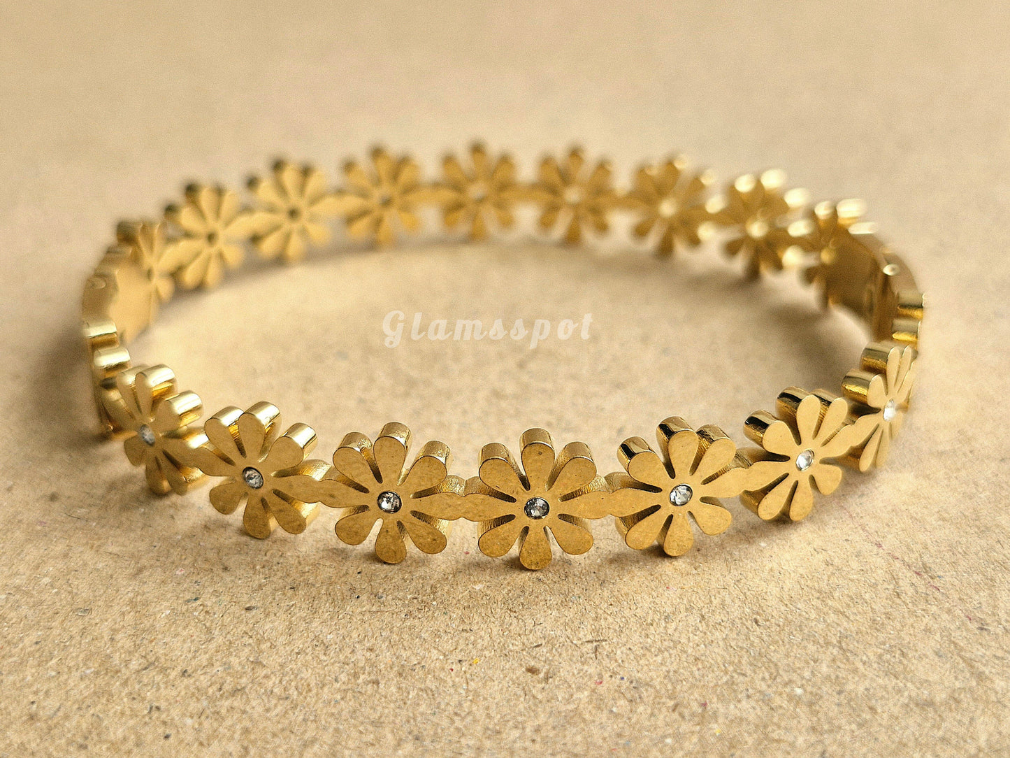 Daisy Gold Handcuff