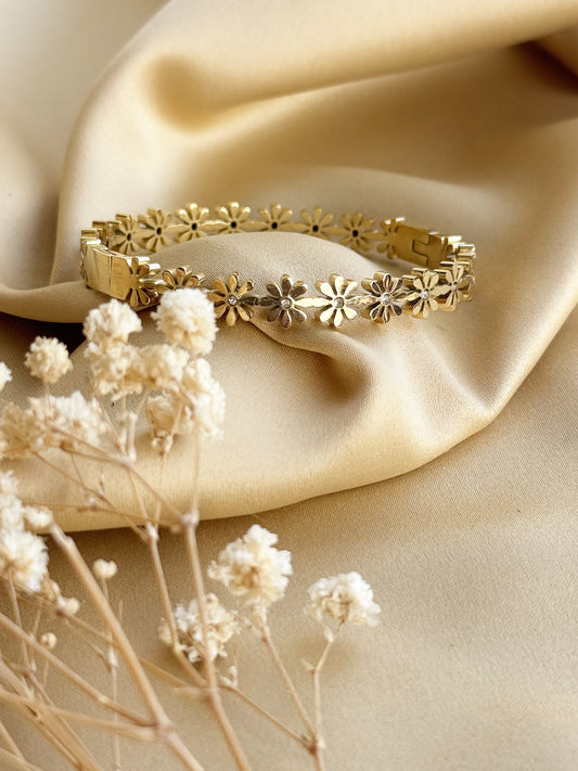 Daisy Gold Handcuff