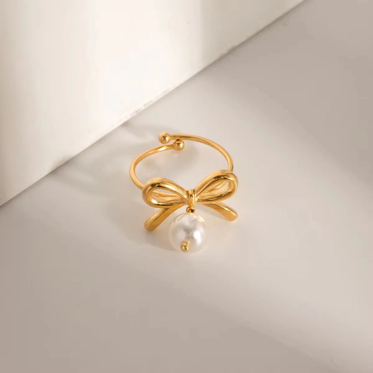 Pearl Bow Ring Adjustable