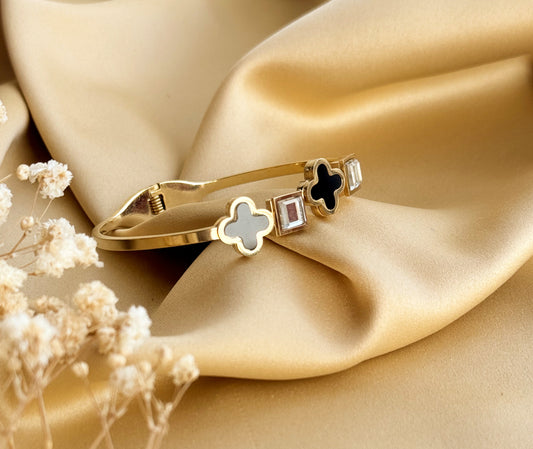 Van Cleef Black Crystal Handcuff