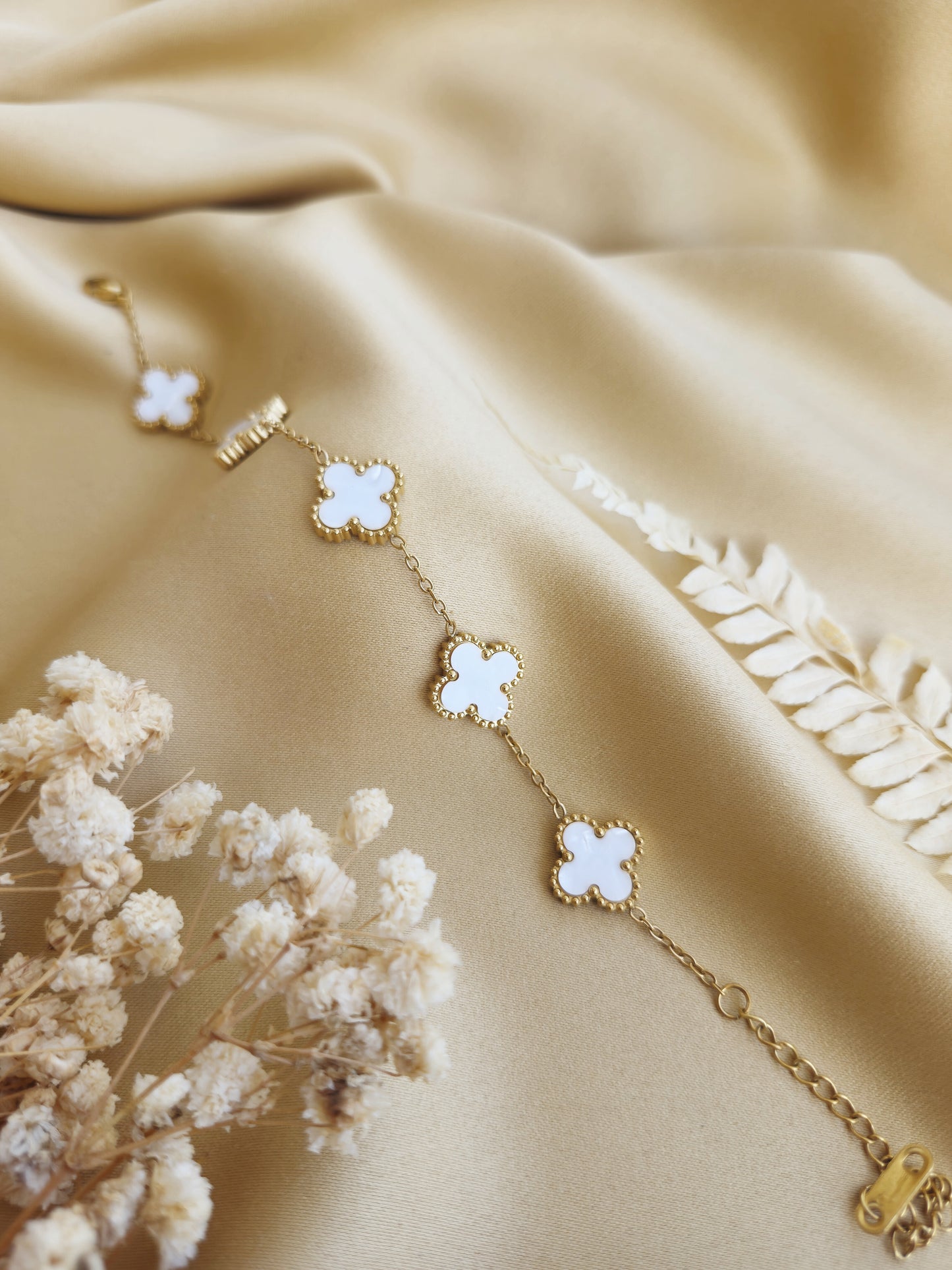 Clovery Gold Plated Bracelet - White