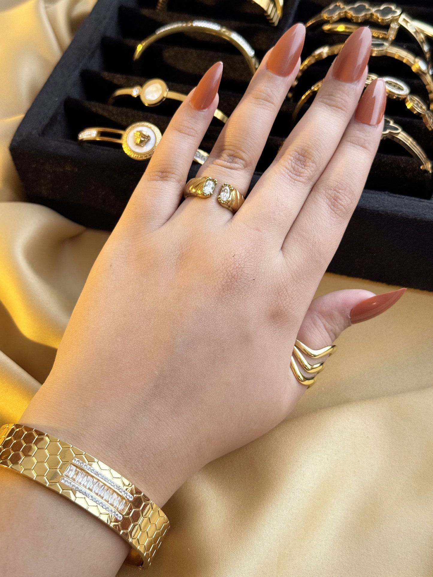 The Royal Cuff Ensemble Set