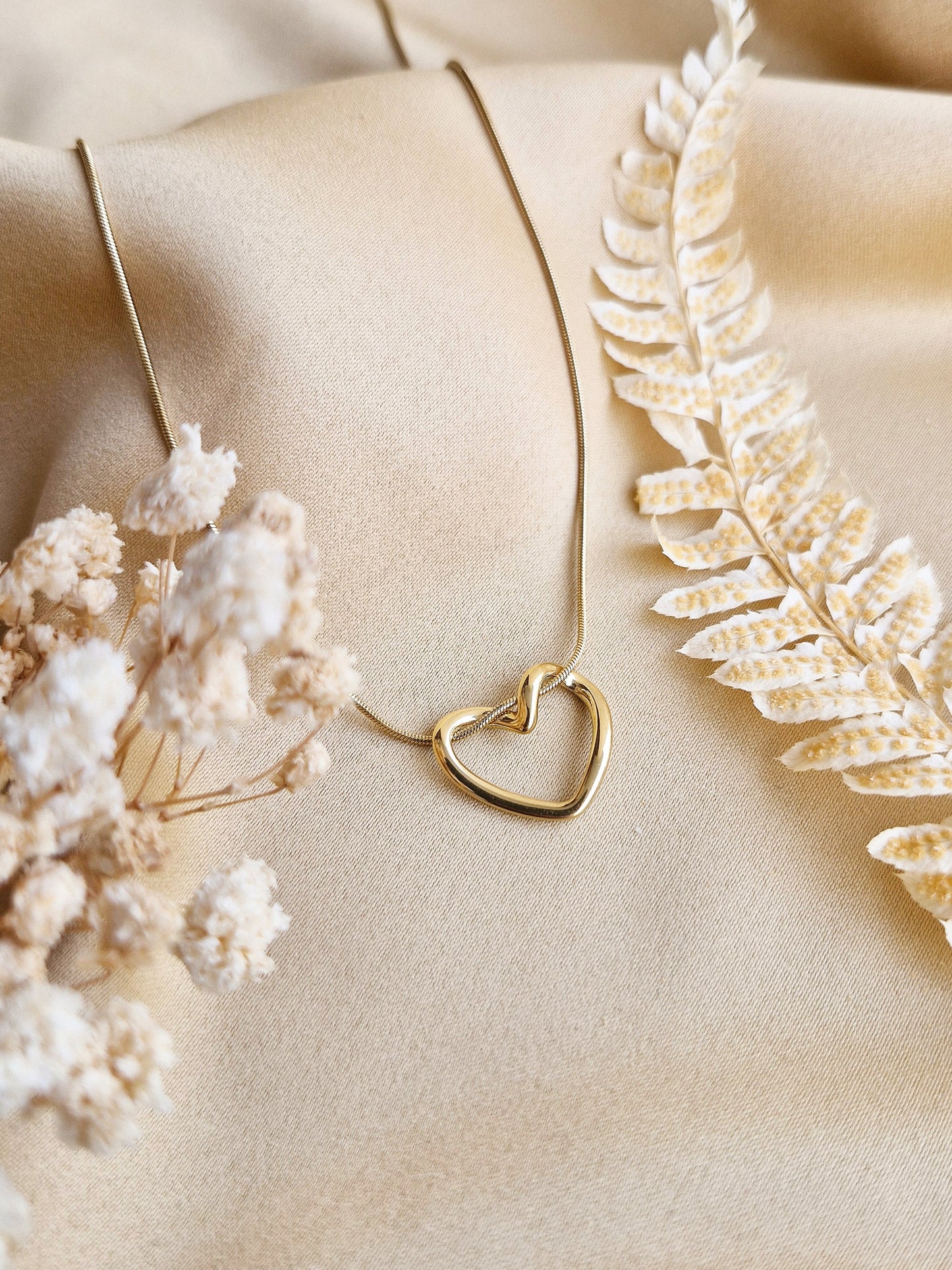 Heart's Whisper Necklace