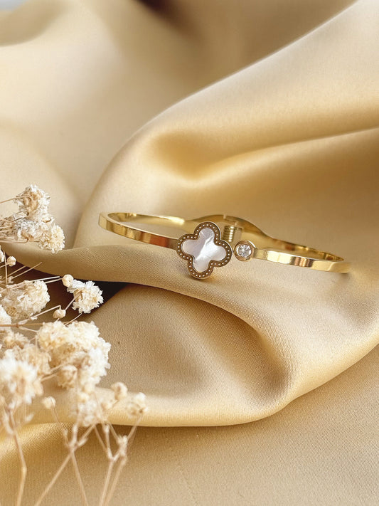 Shell Clover Bracelet Handcuff
