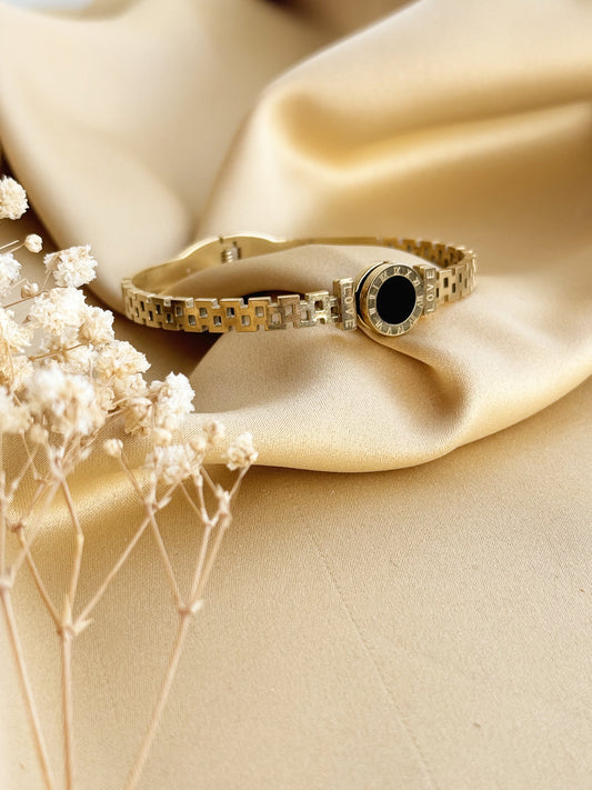 Roman Black Love Handcuff