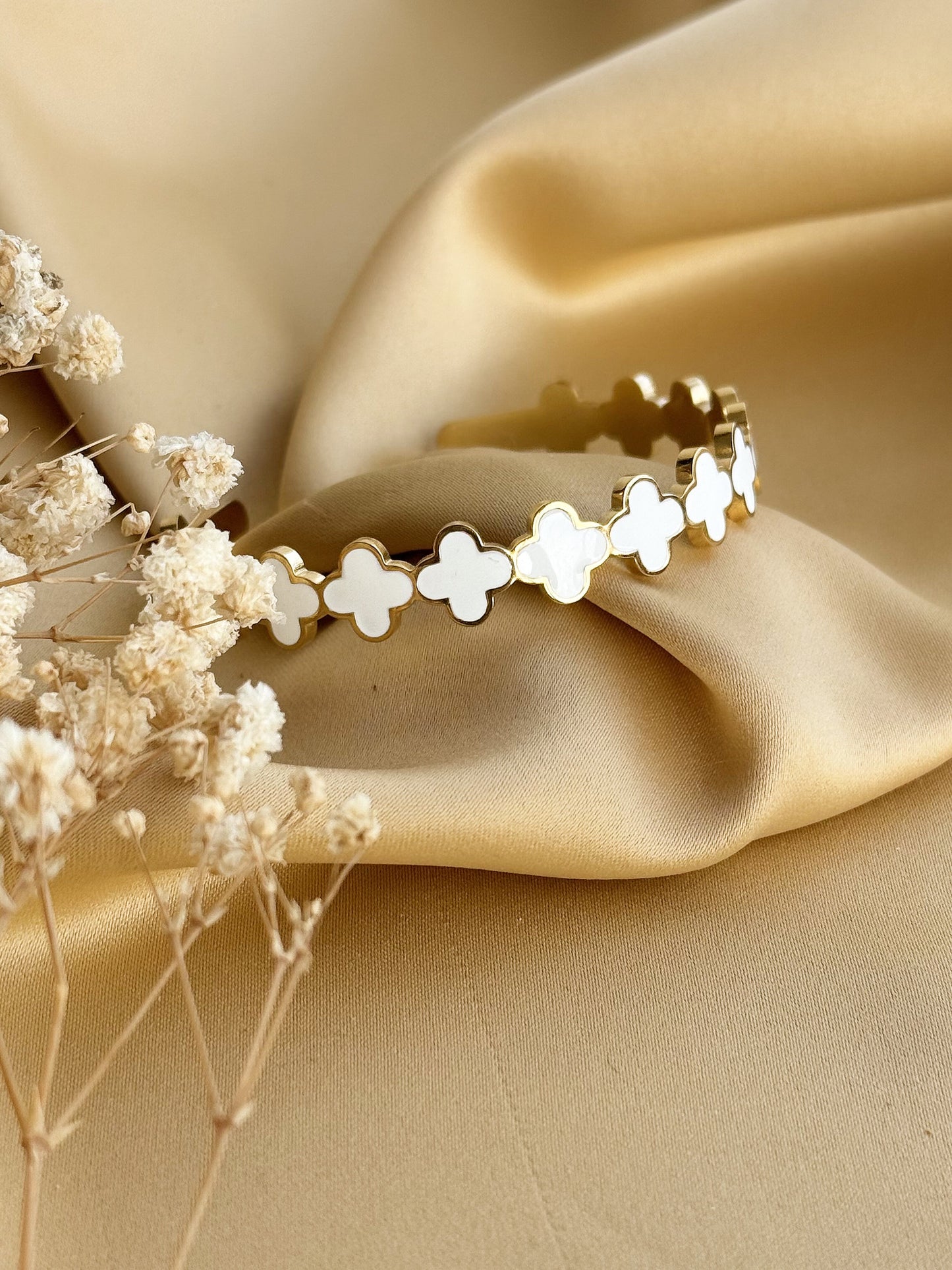 Van Cleef Adjustable Handcuff – White